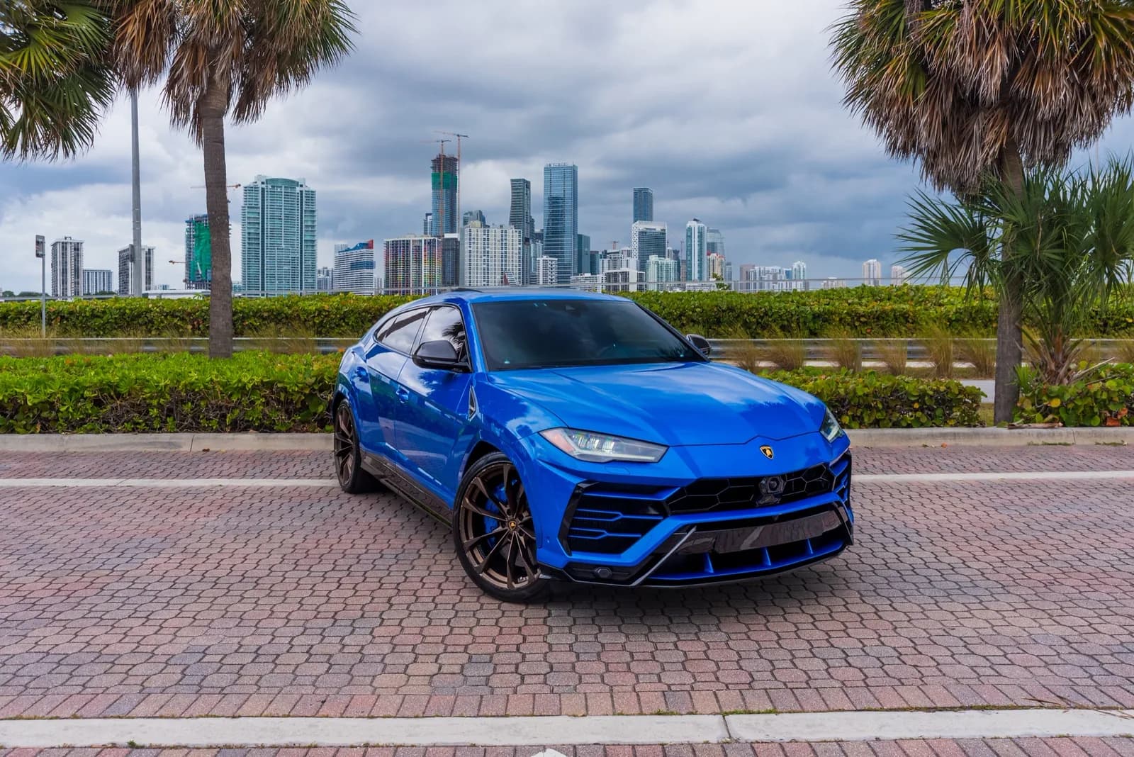 Lamborghini Urus Blue